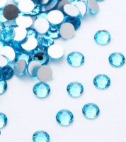 Стразы стекло (голубой) - полный аналог SWAROVSKI ELEMENTS.Размер ss3 - 1,3 мм. 1440 шт